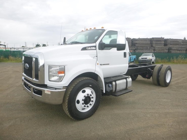 2017-ford-f750-image-1