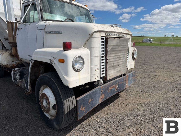 1977-international-fertilizer-truck-image-8