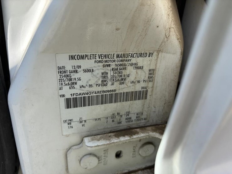 2010-ford-f450-image-18