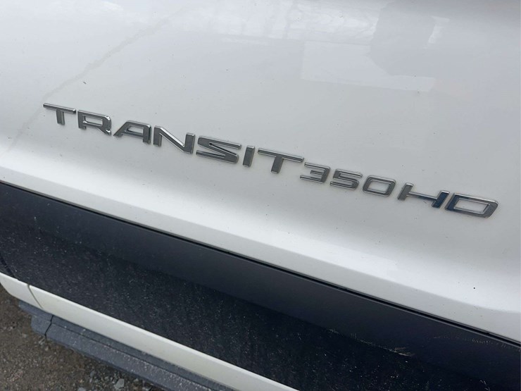 2019-ford-transit-image-13