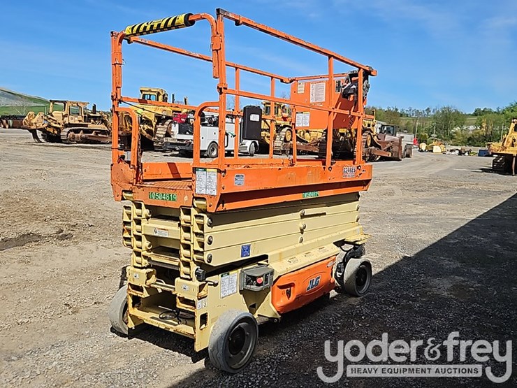 2016-jlg-3246es-image-4