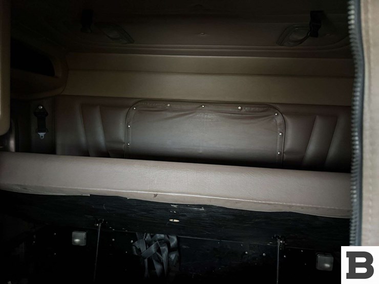 2013-peterbilt-388-image-71