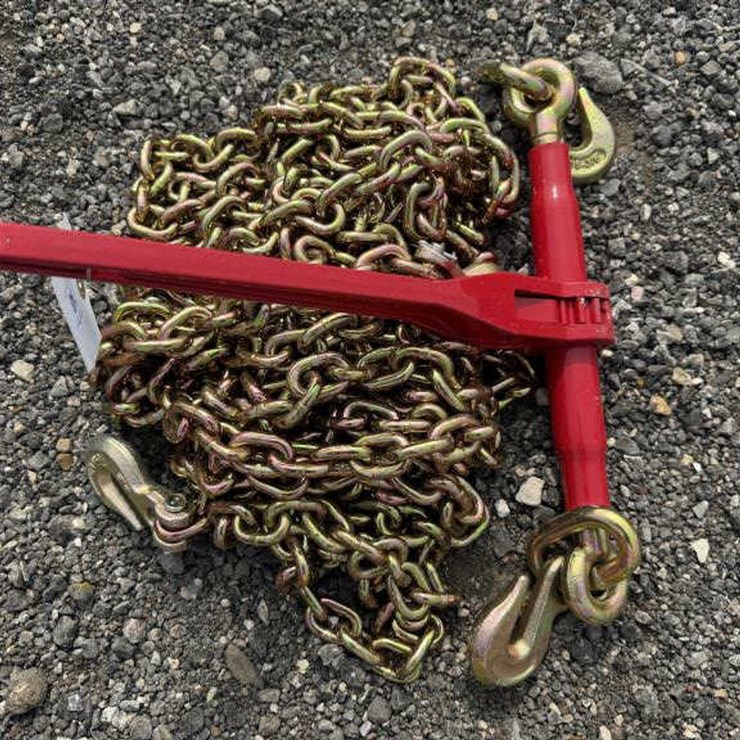 #140 • (1) 5400 lb Ratchet Binder & (2) 5/16" 20' Chains