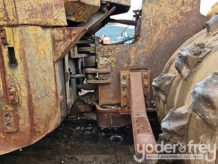 1994-caterpillar-836c-image-9