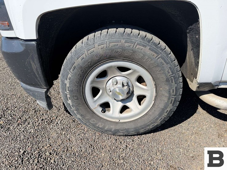 2018-chevrolet-silverado-1500-image-11