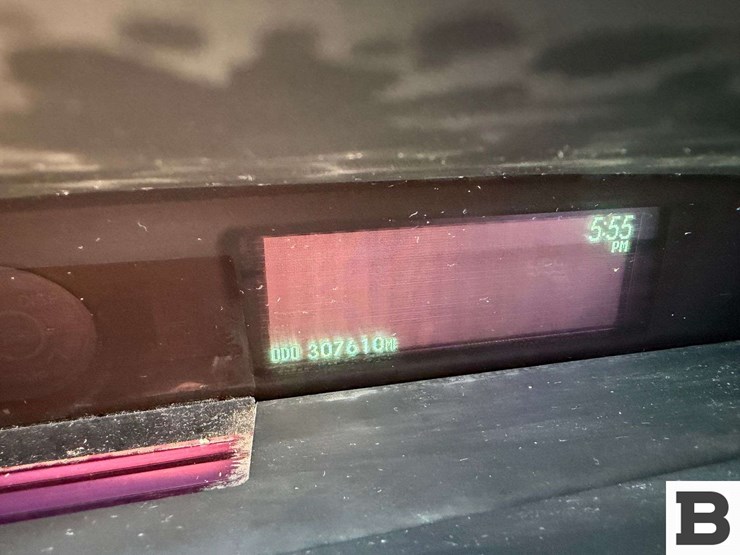 2011-toyota-prius-hatchback-image-36