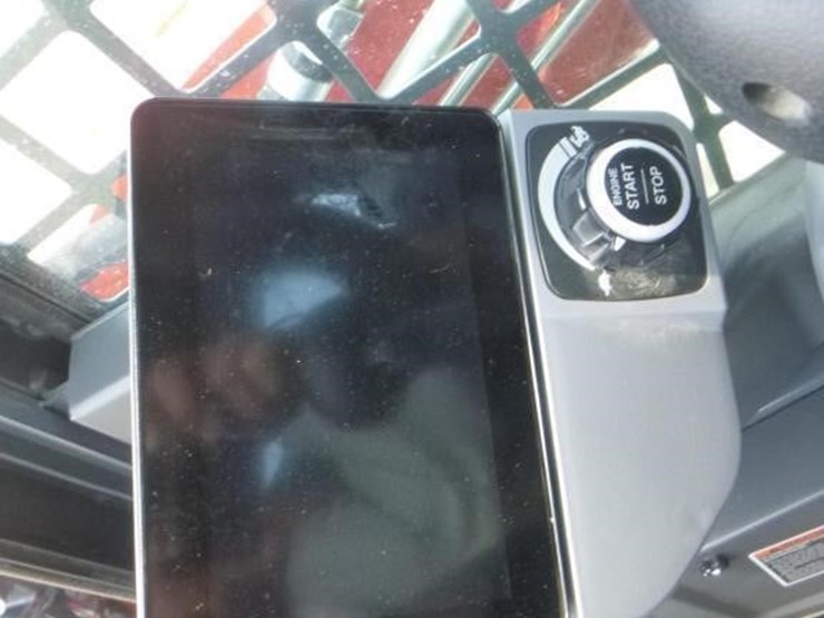 2024-kubota-svl75-3-image-26