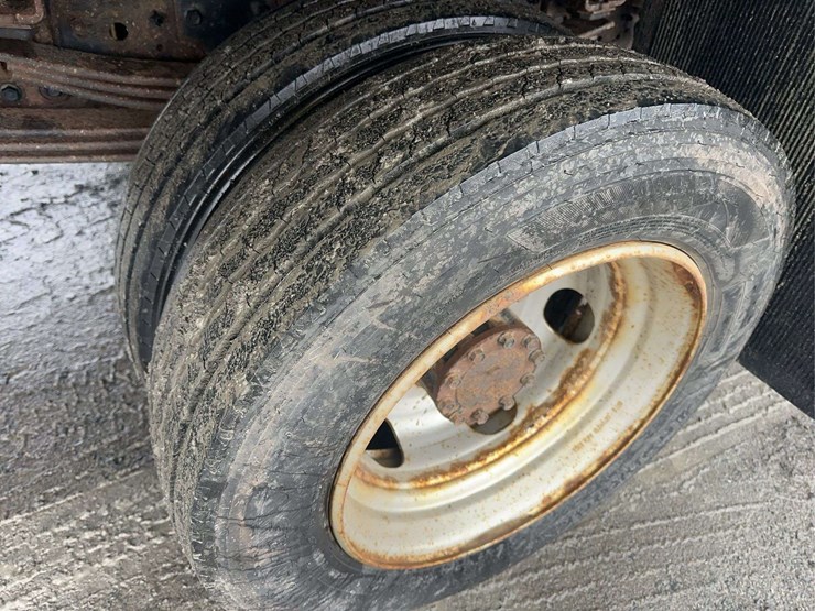 2020-hino-195-image-10