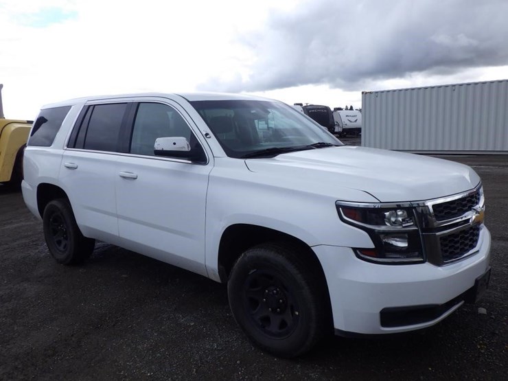 2019-chevrolet-tahoe-image-2