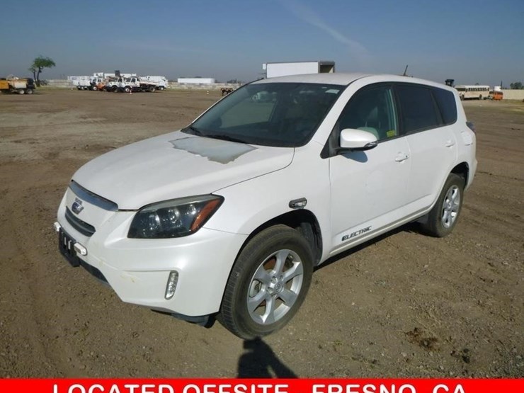 2014-toyota-rav4-image-1