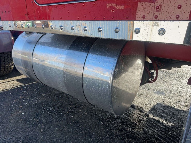 2022-kenworth-t800-image-15