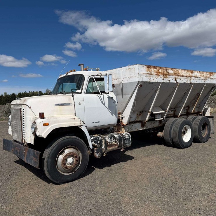 1977 International Fertilizer Truck