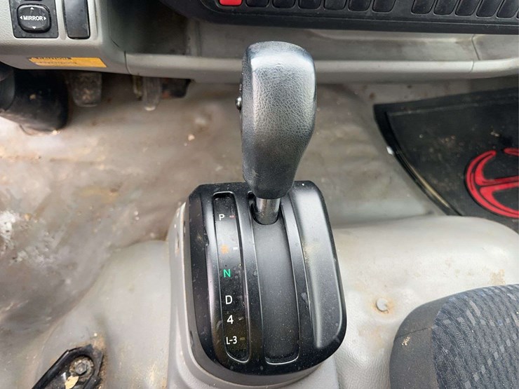 2020-hino-195-image-24