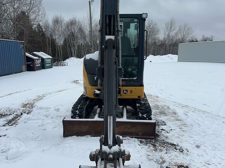 2019-deere-35g-image-2