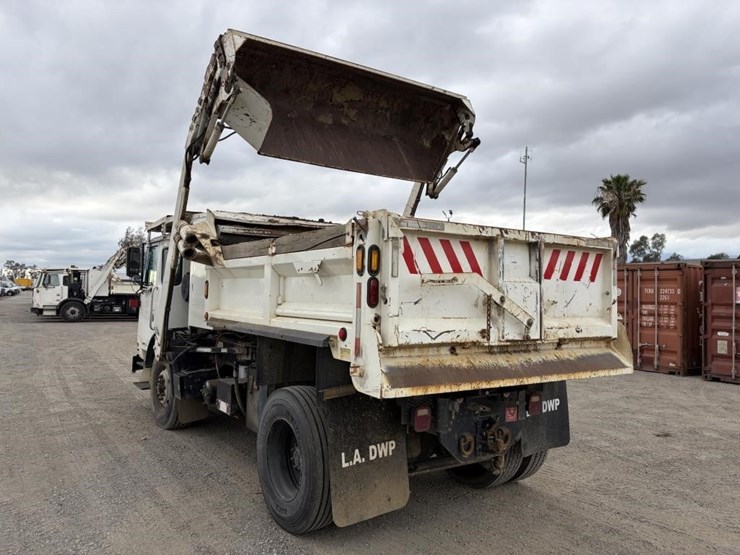 2011-autocar-xpeditor-image-4