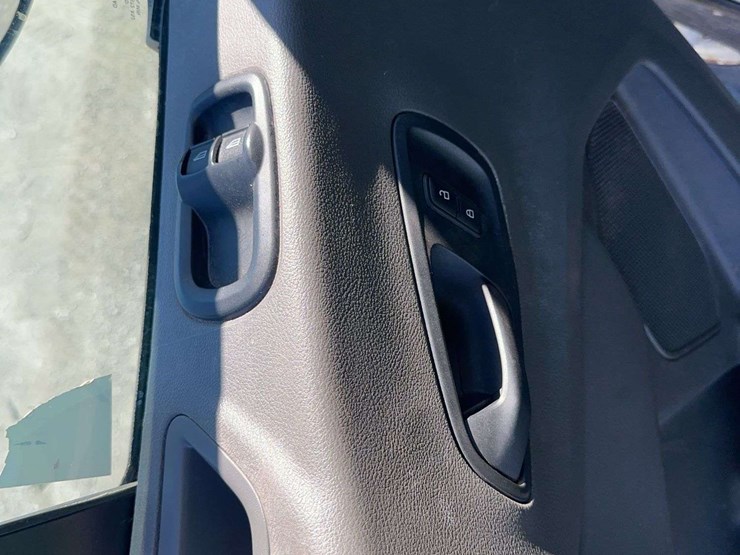 2020-ford-transit-image-23