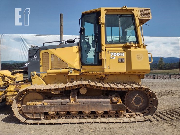 2004-deere-700h-image-12