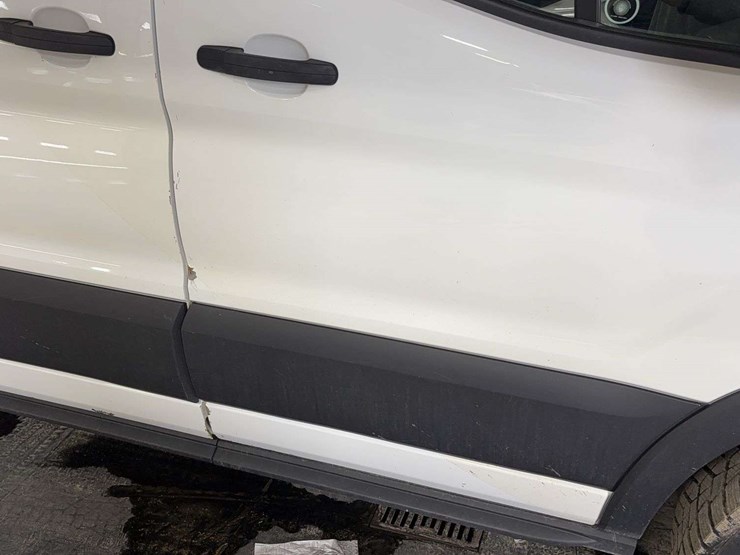 2019-ford-transit-image-28