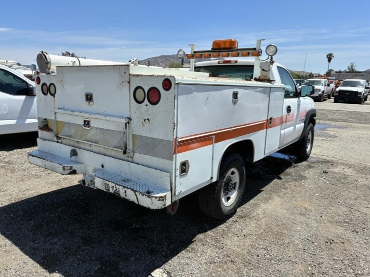 2007-chevrolet-silverado-2500hd-image-3