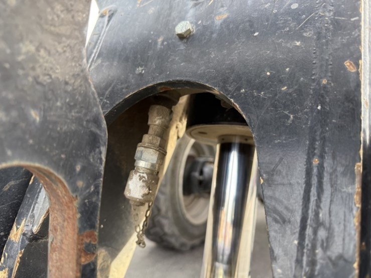 2015-jlg-g9-43a-image-10