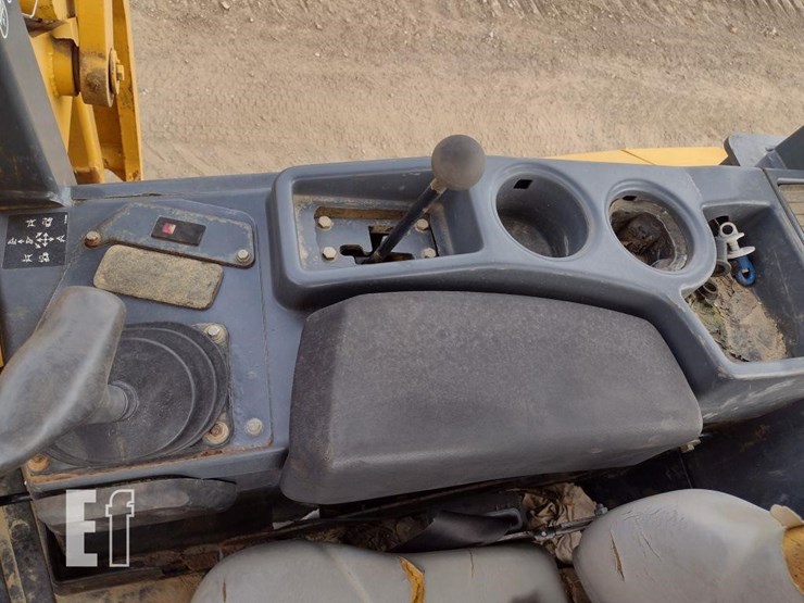 2013-deere-700k-lgp-image-9