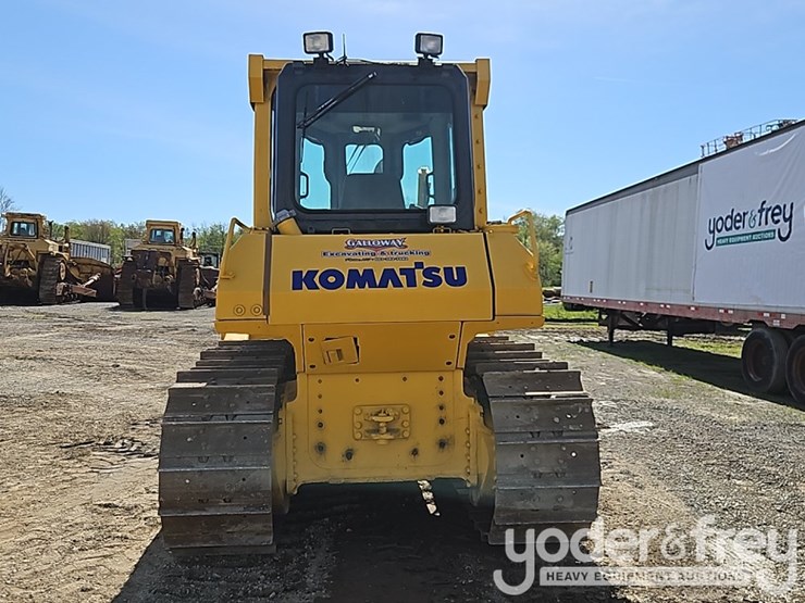 2005-komatsu-d65ex-15-image-25