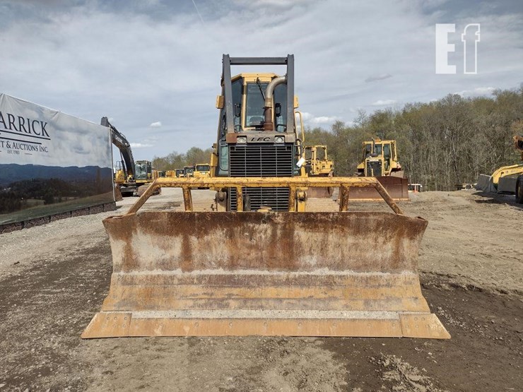 2005-deere-700h-xlt-image-1