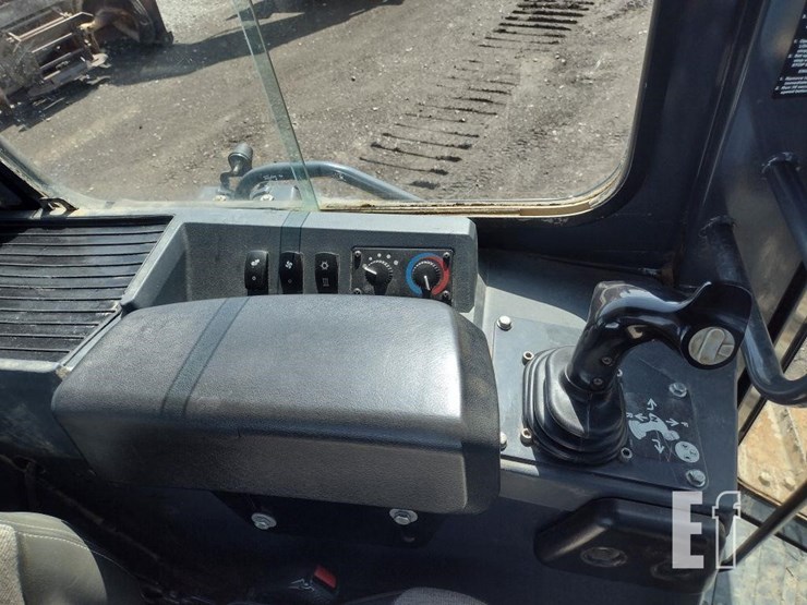 18-deere-650k-lgp-image-10