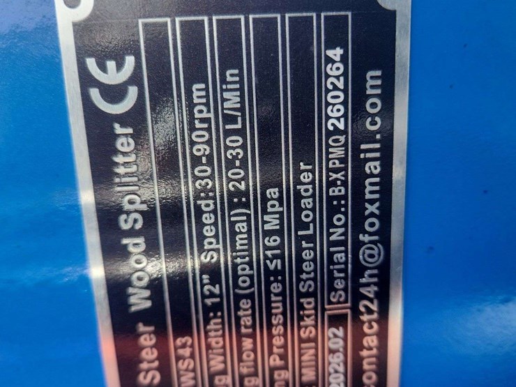 future-fu-ws43-mini-skid-steer-wood-splitter-image-2