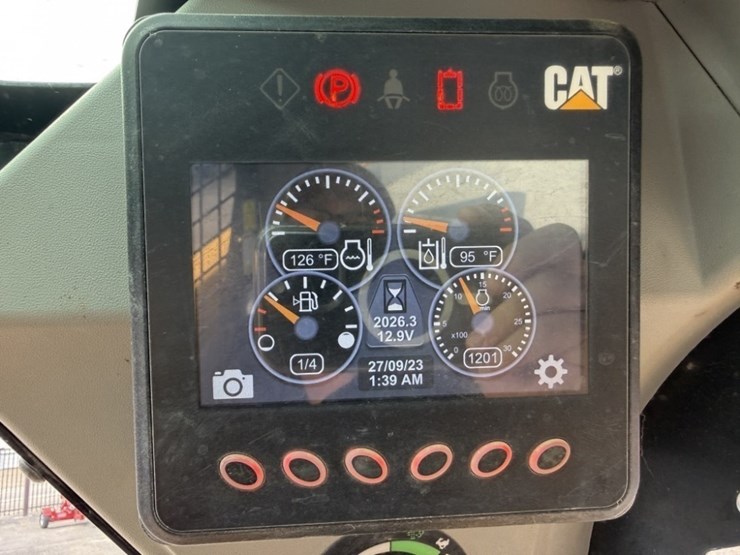 2017-caterpillar-226d-image-29