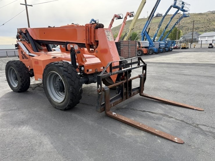 2015-sky-trak-8042-image-2