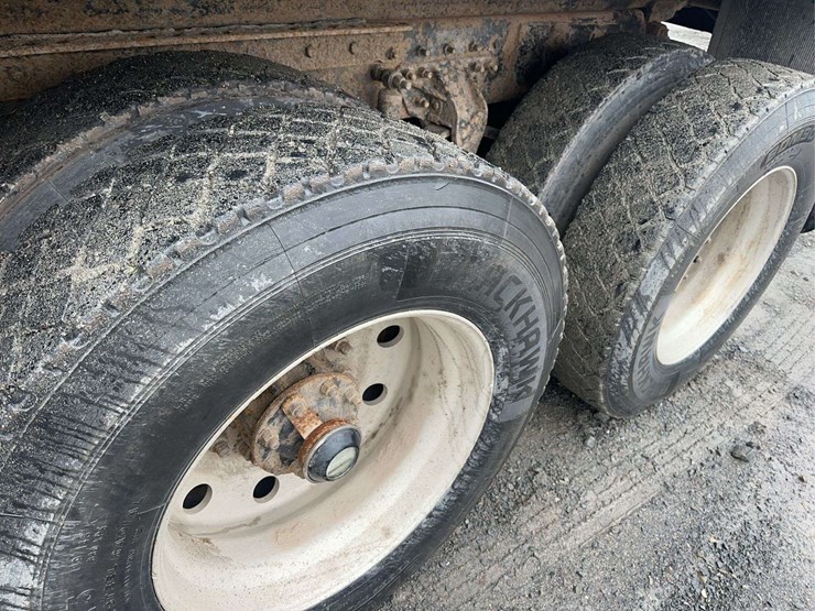 1998-mack-ch613-image-10