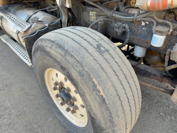 2002-kenworth-t800-image-12