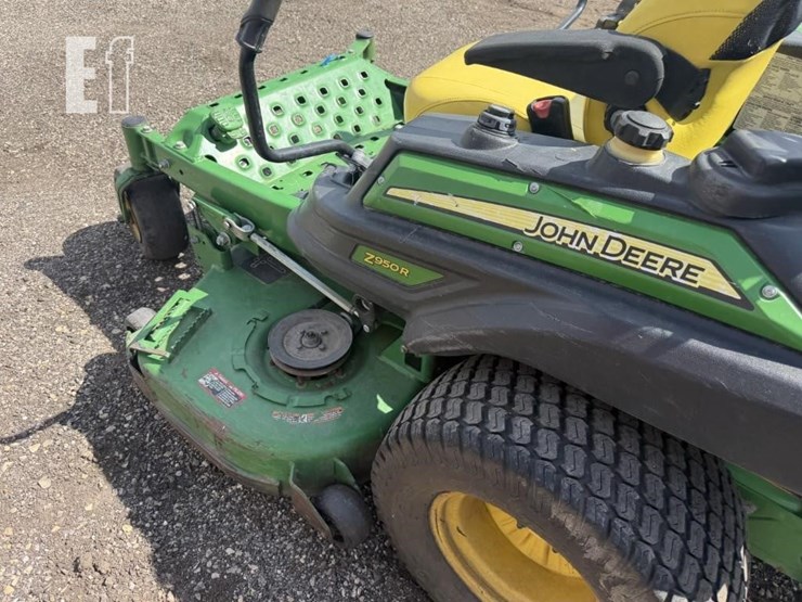 2015-john-deere-z950r-image-8