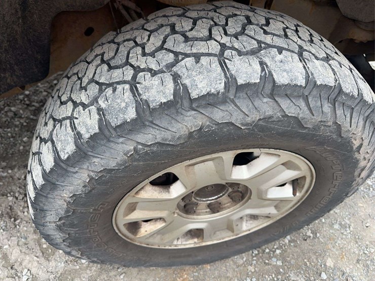 2010-ford-f150-xlt-image-12