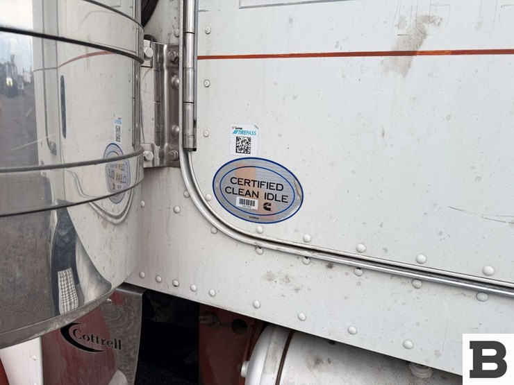 2013-peterbilt-388-image-9