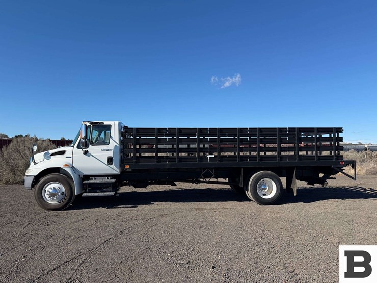 2008-international-durastar-4300-image-3