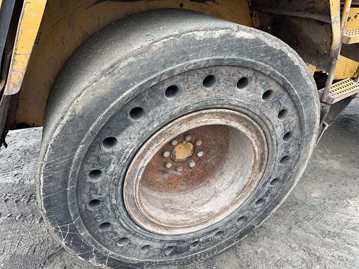 2011-caterpillar-it14g-image-12