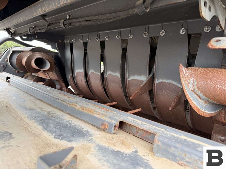 2018-massey-ferguson-2290-image-16