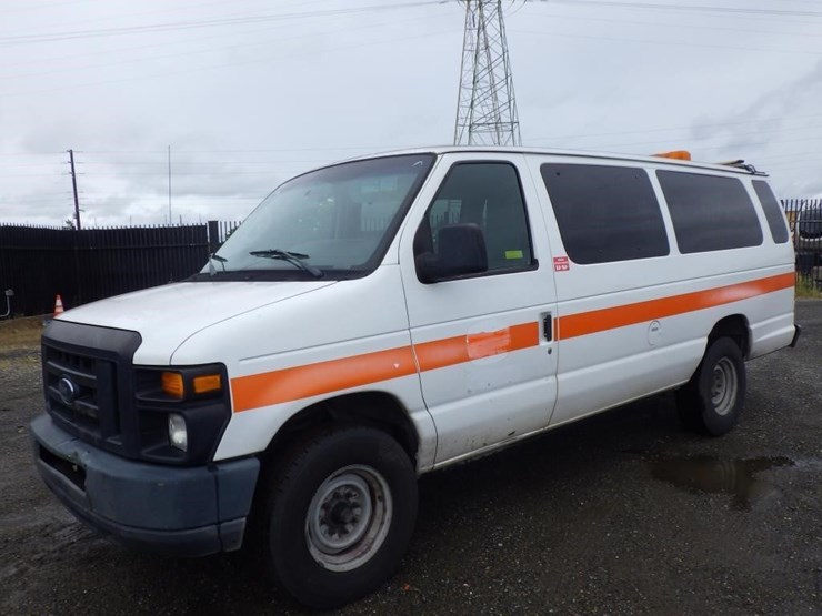 2009-ford-econoline-350-image-1