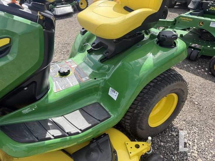 2022-john-deere-x380-image-7