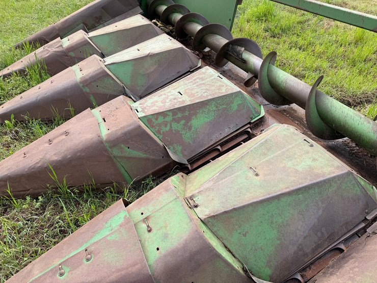 #511-•-#511-•-4-row-corn-header-image-10