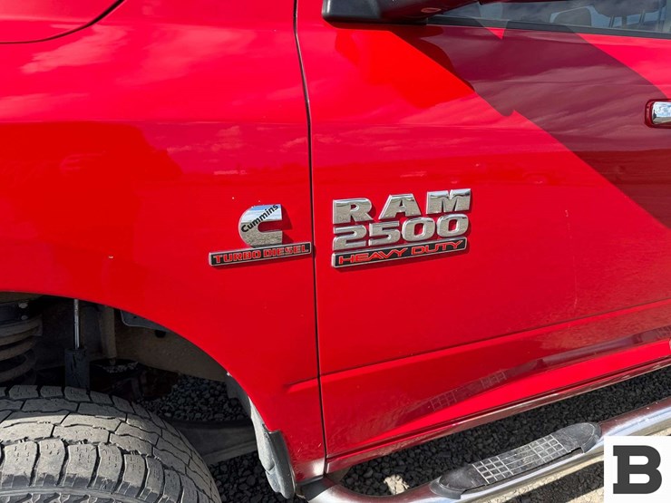 2016-dodge-2500-image-11