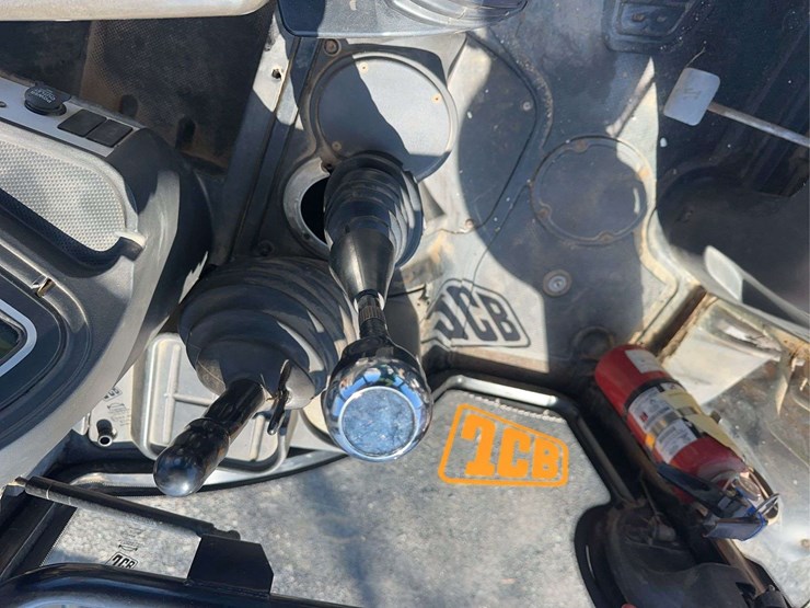 2012-jcb-3cx-image-26