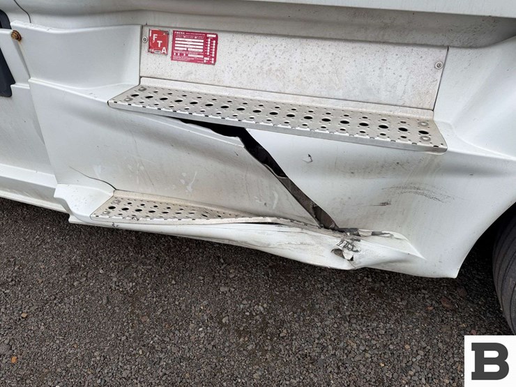 2018-freightliner-cascadia-125-image-39