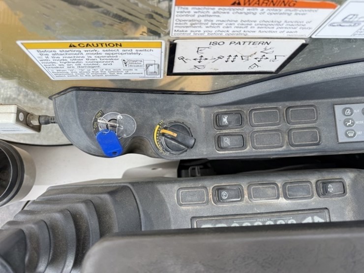 2016-kobelco-sk140sr-image-47