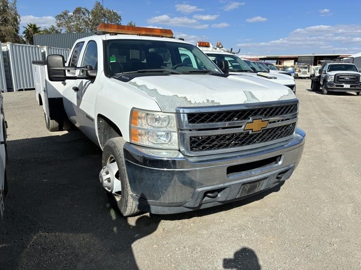 2012-chevrolet-silverado-3500-image-2