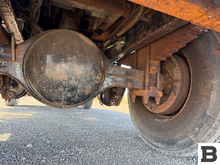 2010-ford-f750-image-25