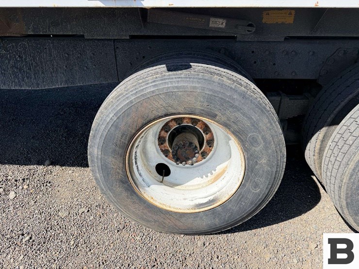 1979-ford-800-image-16