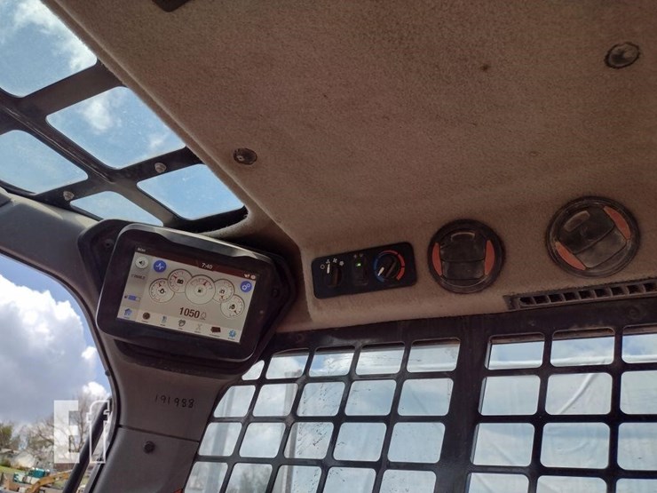 2021-bobcat-t76-image-7